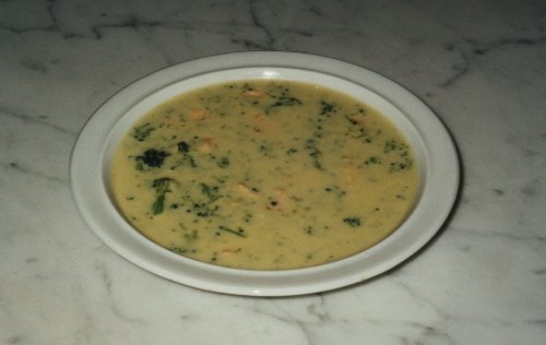 Brokkolicremesuppe mit Lachs