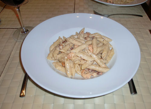 Pasta mit Shrimps in Mozzarella Sauce